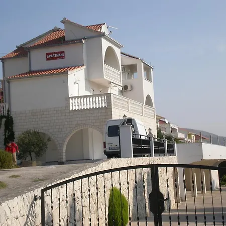 Branko Appartement *